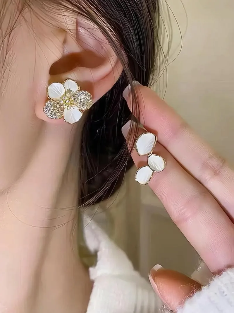 Flower on Left Ear Meaning: Is She Taken or Single?